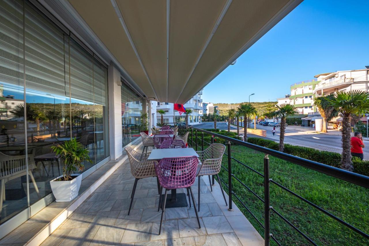 CLASS Hotel Ksamil Buitenkant foto