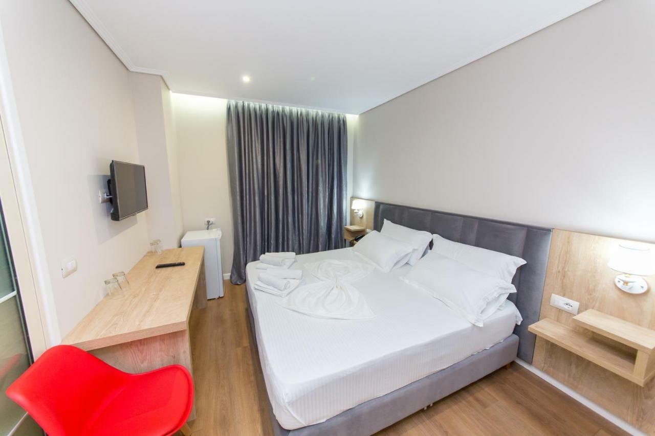 CLASS Hotel Ksamil Buitenkant foto