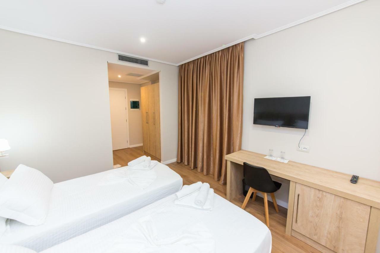 CLASS Hotel Ksamil Buitenkant foto