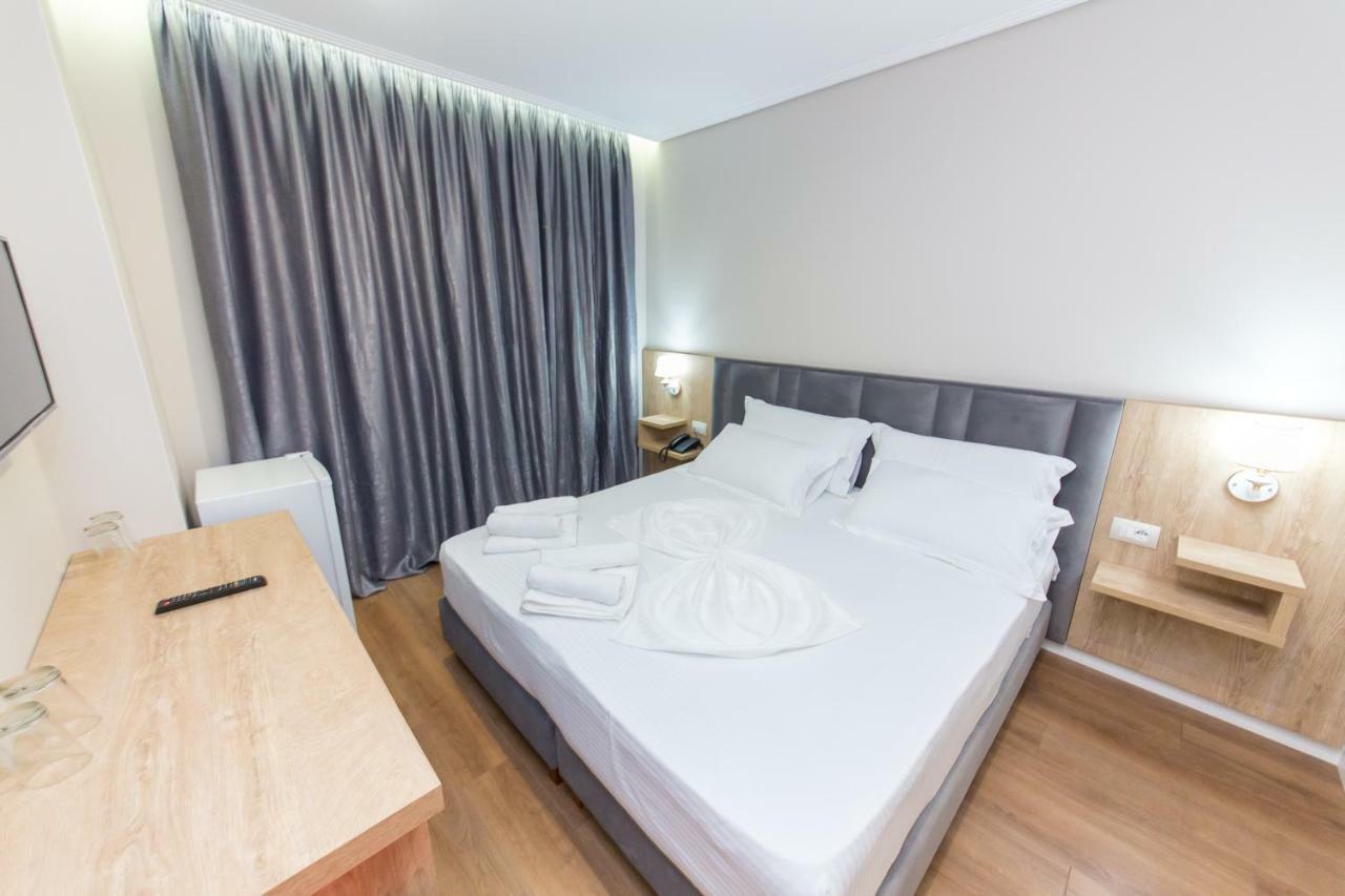 CLASS Hotel Ksamil Buitenkant foto